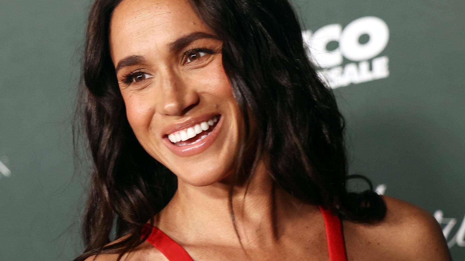 Meghan: nel nuovo video è senza trucco e svela un omaggio nascosto ai figli, Archie e Lilibet Diana