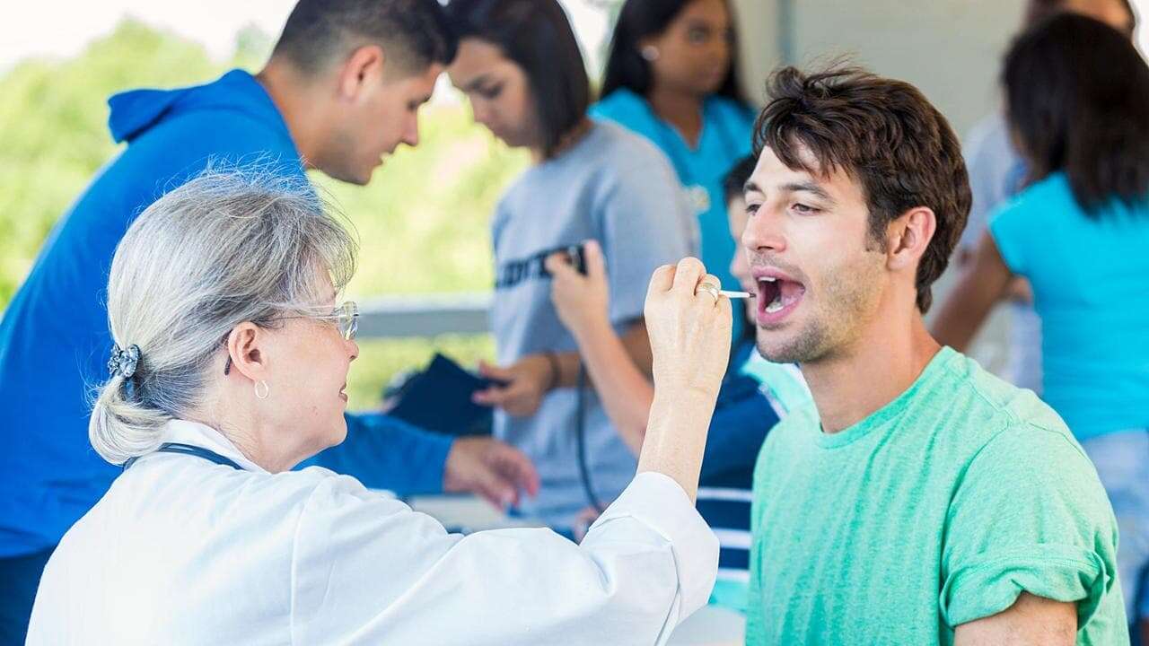 L’influenza che non passa, casi in aumento. Cosa succede al nostro sistema immunitario