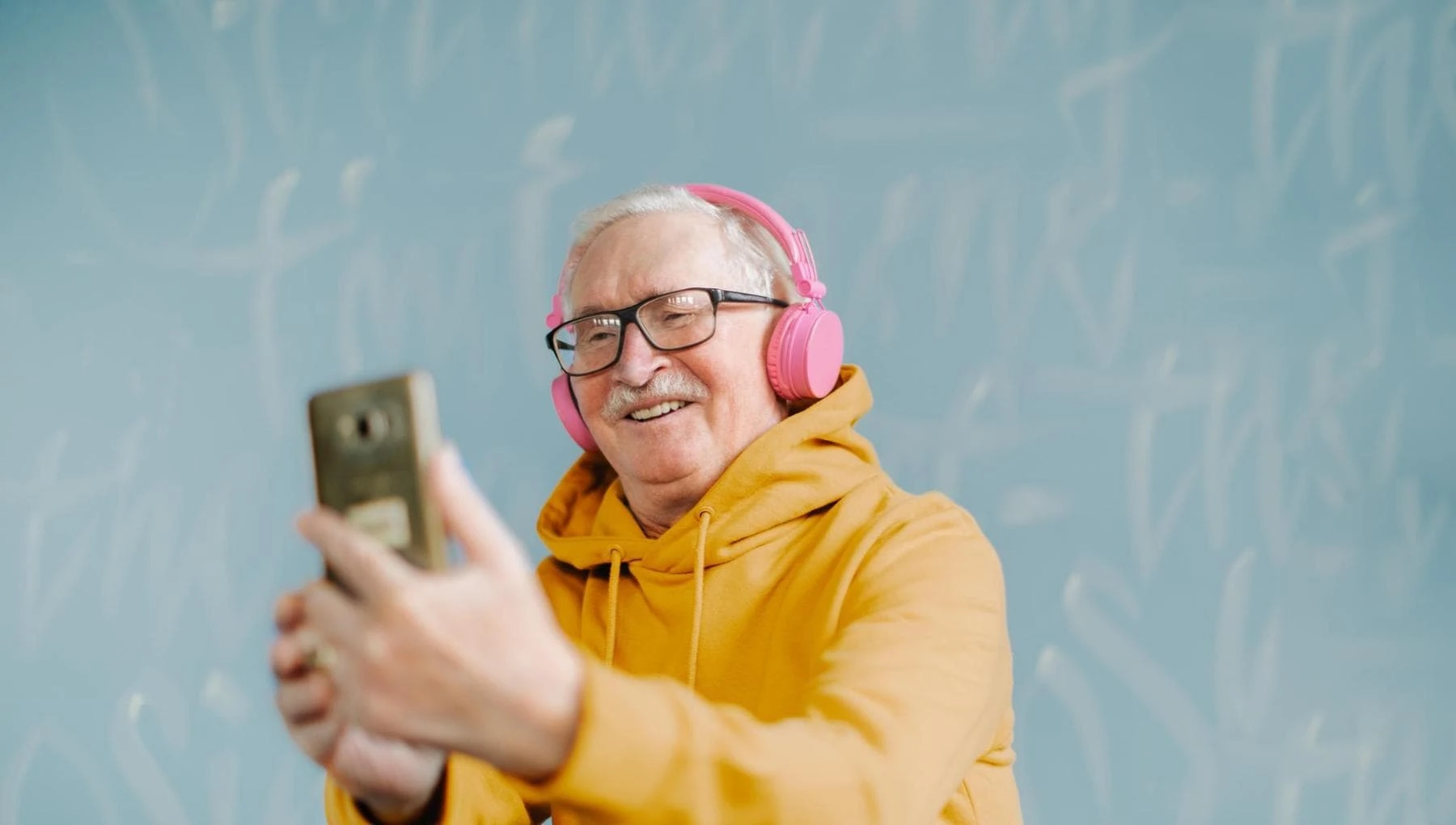 Rimbambiti dallo smartphone? Macché: la tecnologia può aiutare contro il declino cognitivo