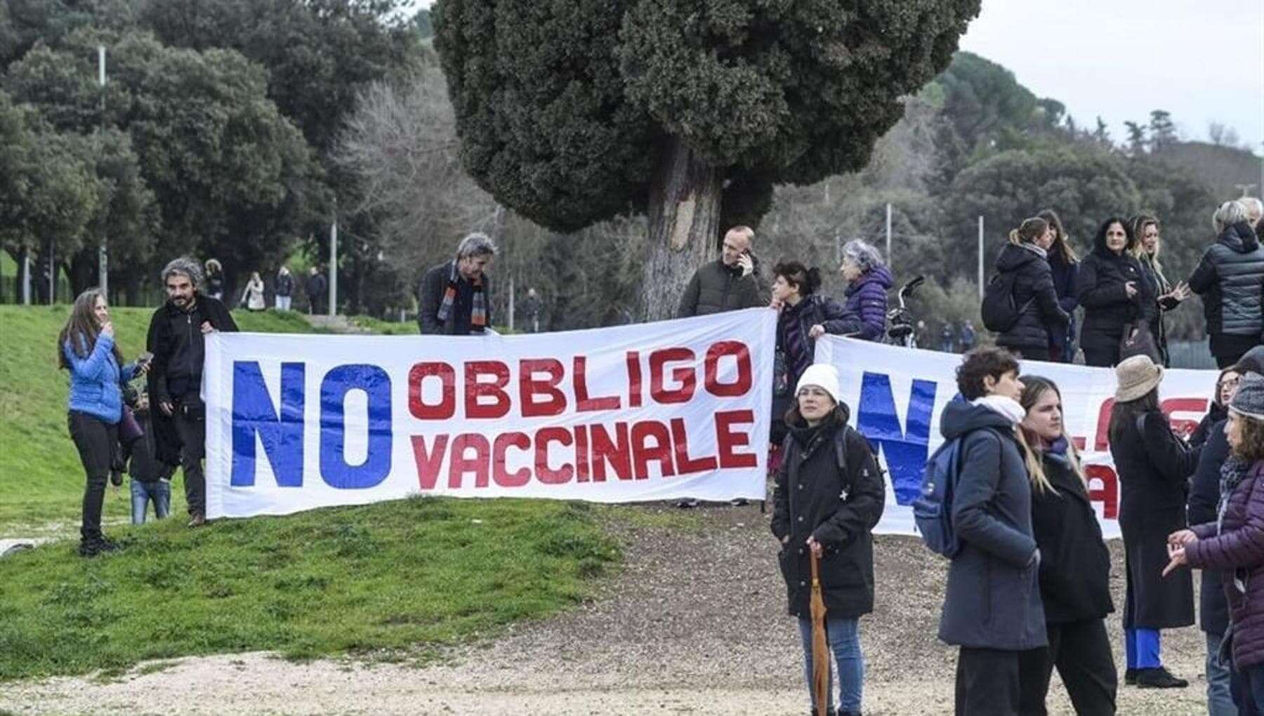 Stop multe No Vax, per 75 società scientifiche “scelta pericolosa e antiscientifica”