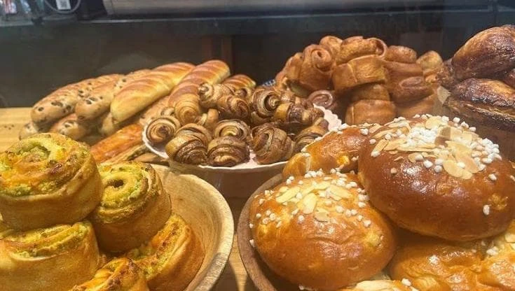 Belleville, il quartiere di confine dove sopravvive l’anima popolare di Parigi
