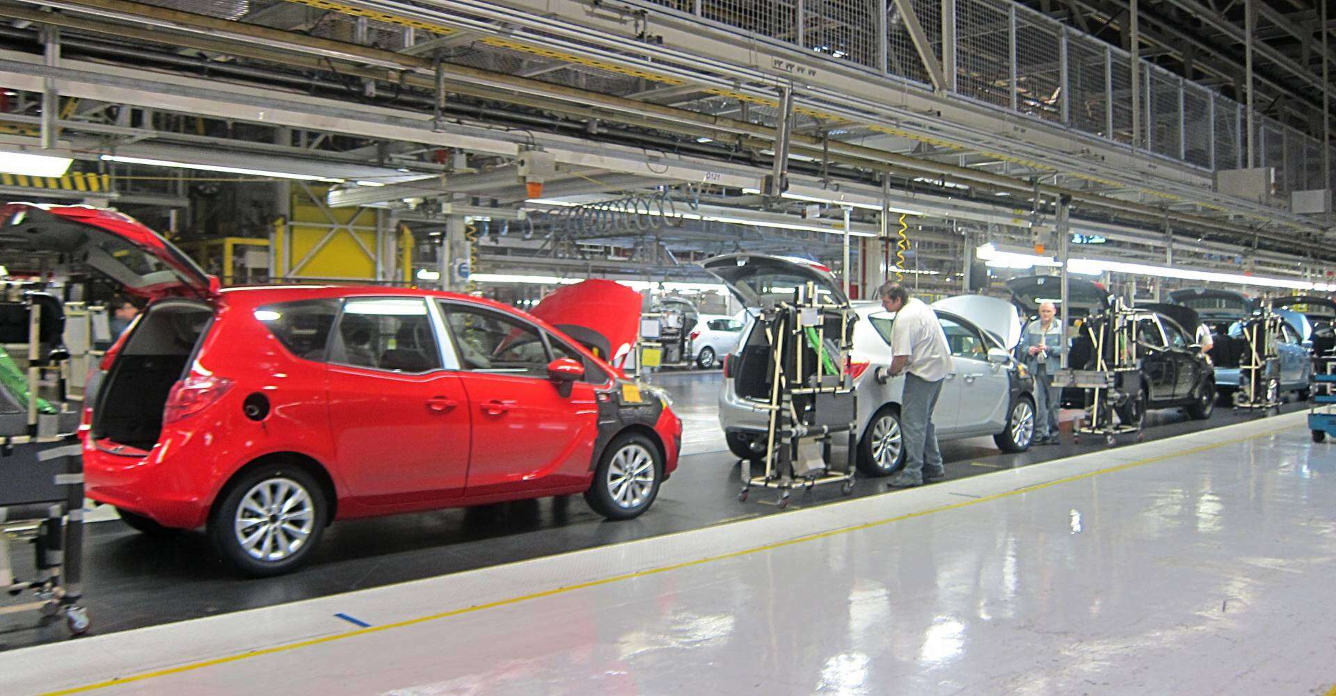 La industria española aún fabrica un 15% menos de coches que antes de la pandemia