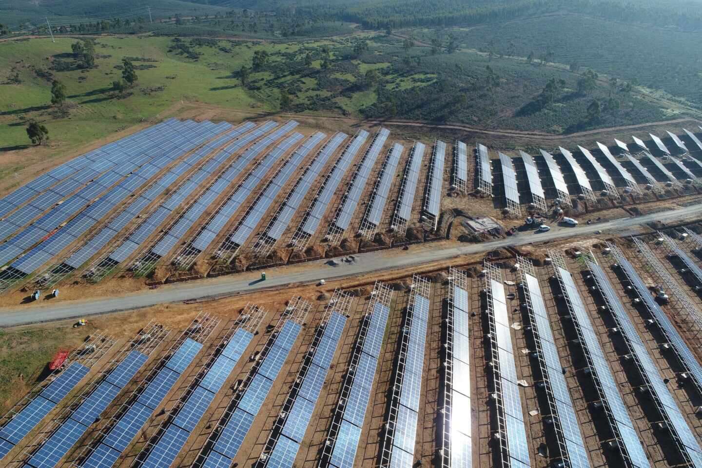 El sector fotovoltaico espera que los participantes en la COP 28 tripliquen la potencia de renovables