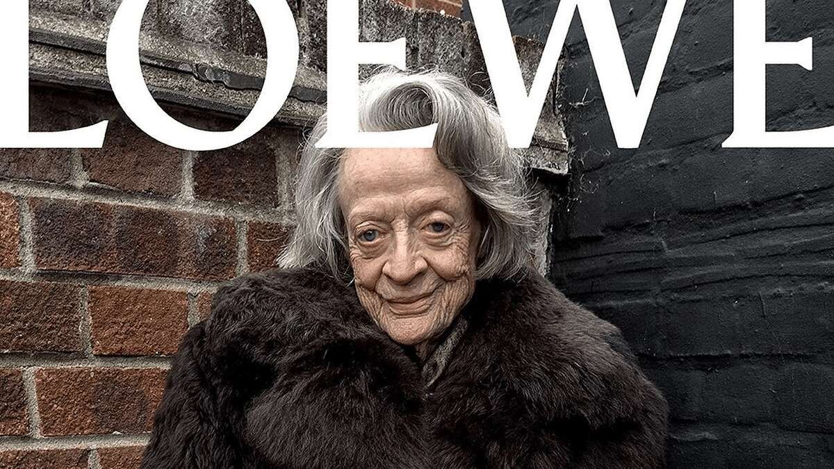 La arruga es bella: Maggie Smith para Loewe y otros veteranos que marcan tendencia