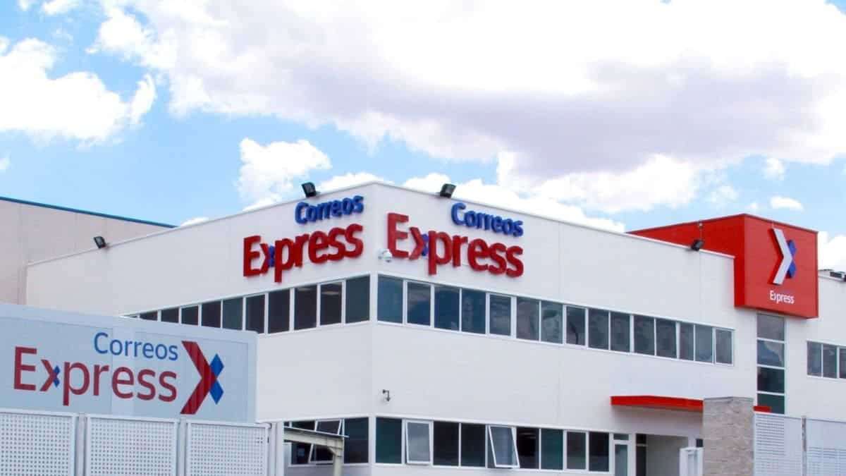 Oferta para trabajar en Correos Express sin oposición: requisitos y sueldos