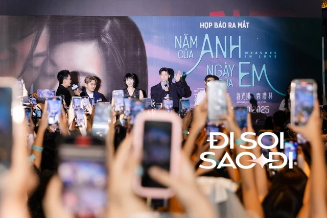 Hứa Quang Hán khoe visual đốt cháy cả thảm đỏ, nói