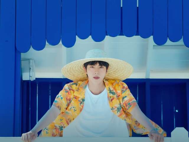 Jin (BTS) sẽ phát hành sản phẩm âm nhạc mới vào tháng 11