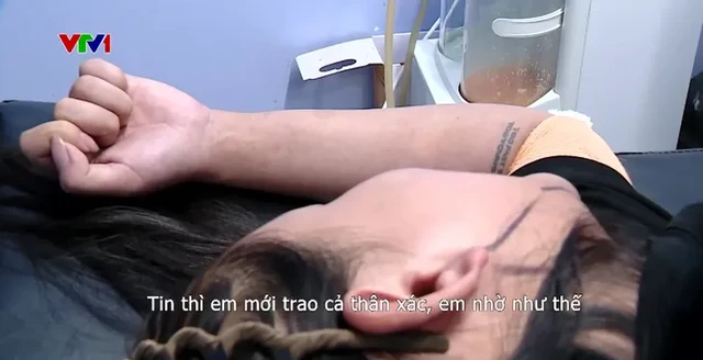 Hà Nội: Đang hút mỡ thì công an ập vào, nữ bệnh nhân bàng hoàng khi biết “bác sĩ” từng là… công nhân đóng gạch