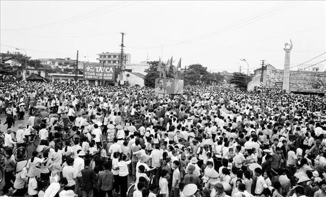 Những hình ảnh ấn tượng tại Lễ duyệt binh 40 năm Quốc khánh 2/9/1985