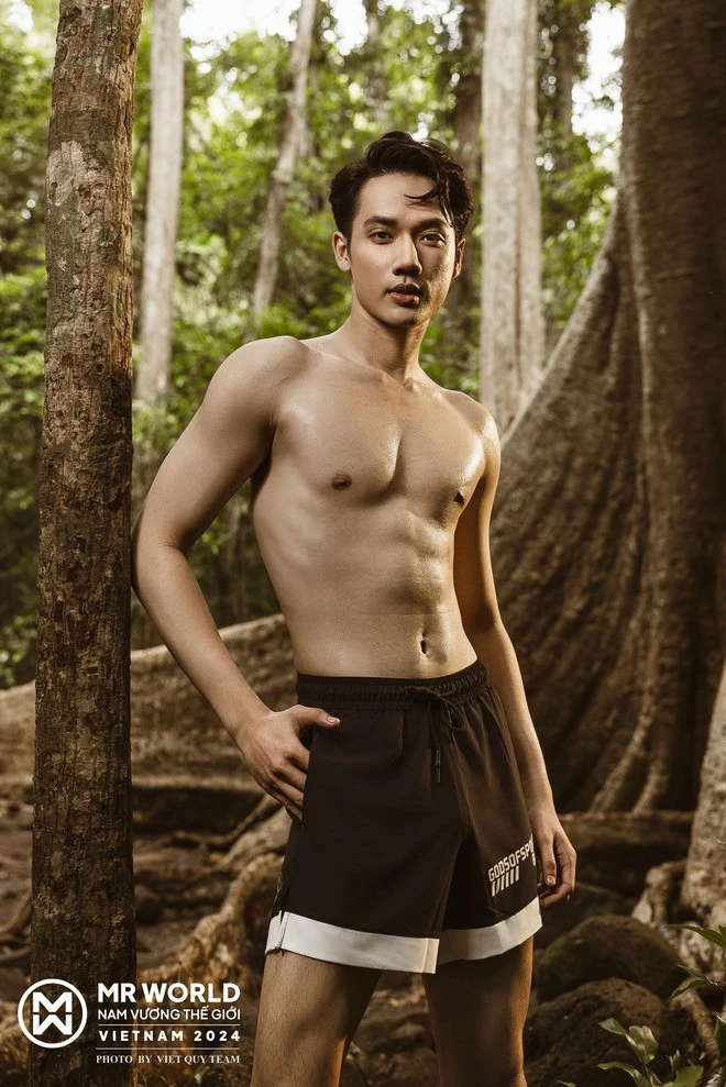 Dàn Nam vương Thế giới Việt Nam khoe body lực lưỡng, cơ bụng 6 múi trước thềm chung kết