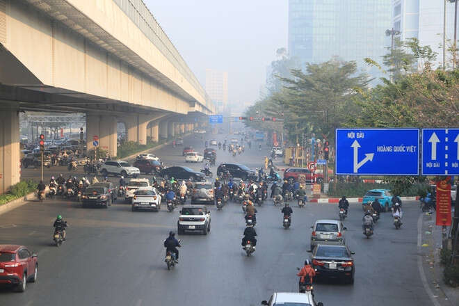 Ngày đi làm đầu tiên của năm 2025: Các ngã tư ở Hà Nội trật tự và ngay ngắn đến lạ!