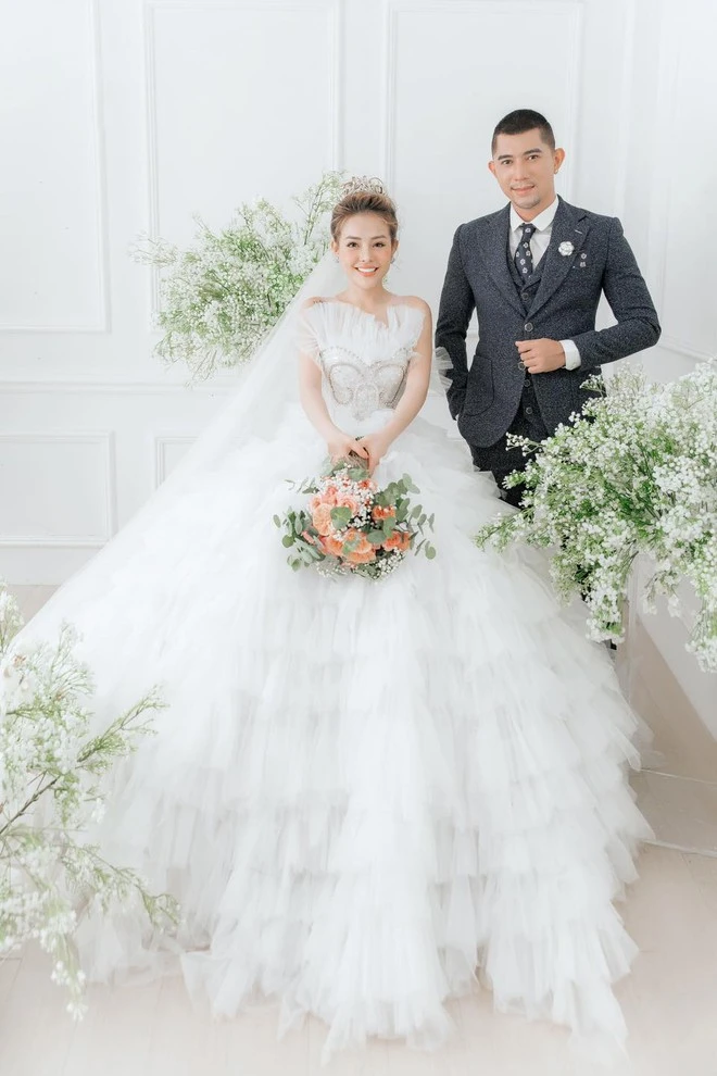 Lương Bằng Quang và Ngân 98 chính thức kết hôn