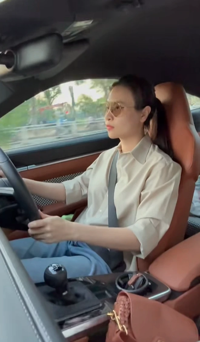 Bị mỉa mai khoe cuộc sống giàu có khi làm vợ Cường Đô La, Đàm Thu Trang vội lên tiếng