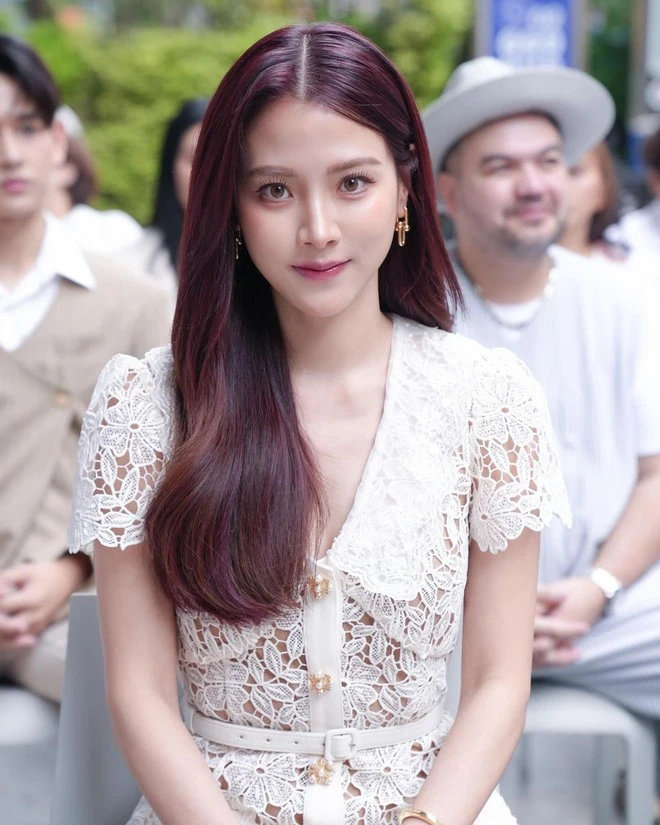 Baifern Pimchanok giờ mới hé lộ phản ứng của bố mẹ khi con gái chia tay Nine Naphat