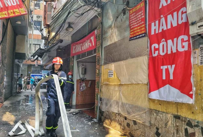Hà Nội: Cháy nhà 4 tầng trên phố Nguyễn Thị Định