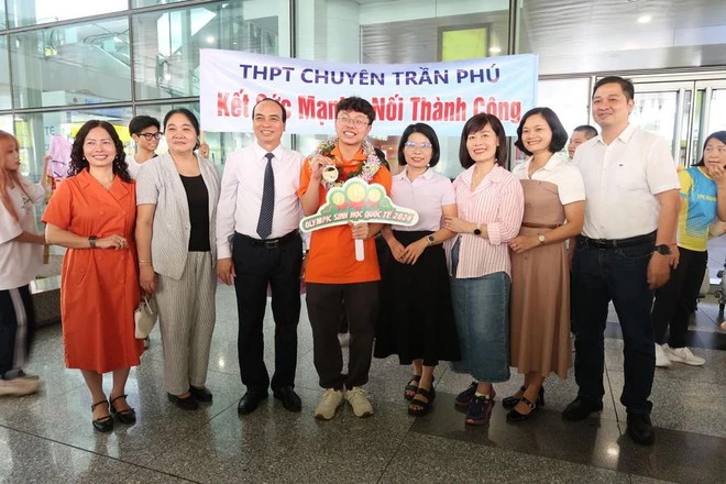 Hải Phòng đón học sinh đoạt Huy chương vàng Olympic Sinh học Quốc tế