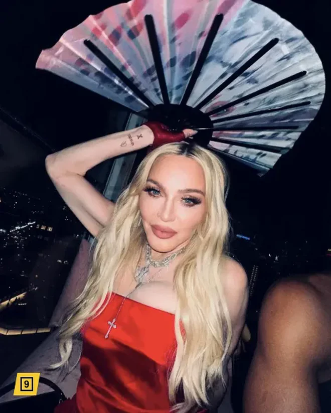 Madonna sau lần chết hụt 1 năm trước: Cuộc đời thật tươi đẹp