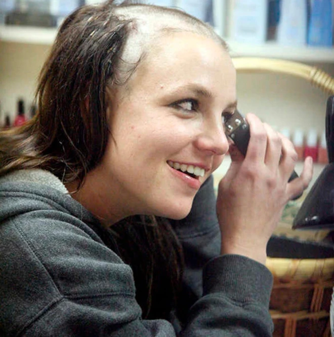 Ngày tồi tệ nhất cuộc đời Britney Spears: Ở cùng nơi, cùng lúc nhìn người yêu cũ Justin Timberlake đang trải qua giây phút huy hoàng nhất!