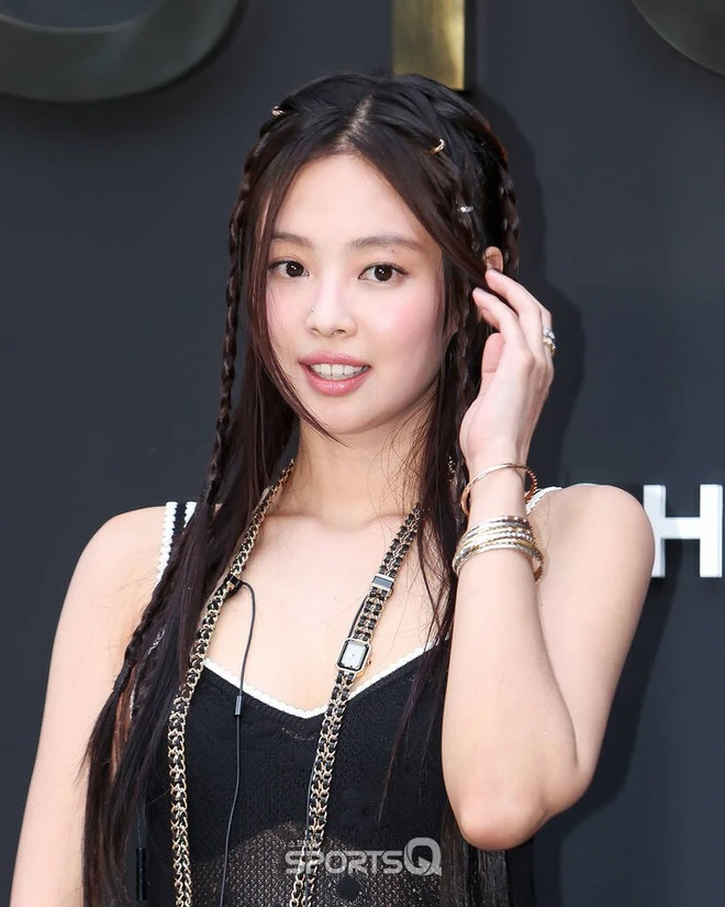 Cuộc khủng hoảng lớn nhất sự nghiệp của Jennie: 1 scandal kéo theo 1001 phốt lạm quyền và án phạt cận kề