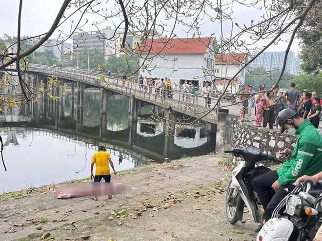 Hà Nội: Một trẻ nhỏ ngã xuống hồ công viên Tuổi Trẻ, tử vong thương tâm