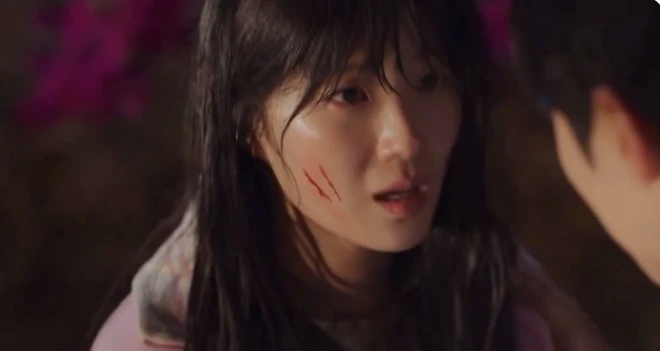 Cõng Anh Mà Chạy tập 7: Kim Hye Yoon mạnh miệng rủ crush qua đêm, netizen nghe mà phấn khích