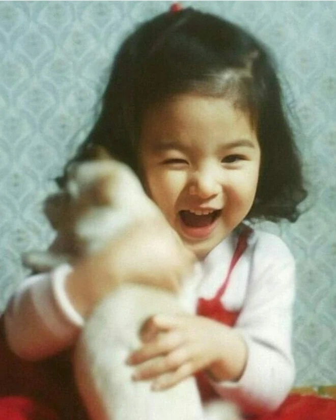 Thông tin hiếm hoi về bố mẹ Song Hye Kyo: Kết hôn năm 18 tuổi rồi vội vã ly hôn, ông nội phải đảm nhận vai trò bất ngờ
