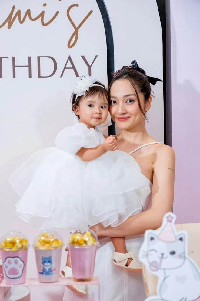 Bảo Anh tiết lộ tên thật của con gái đầu lòng