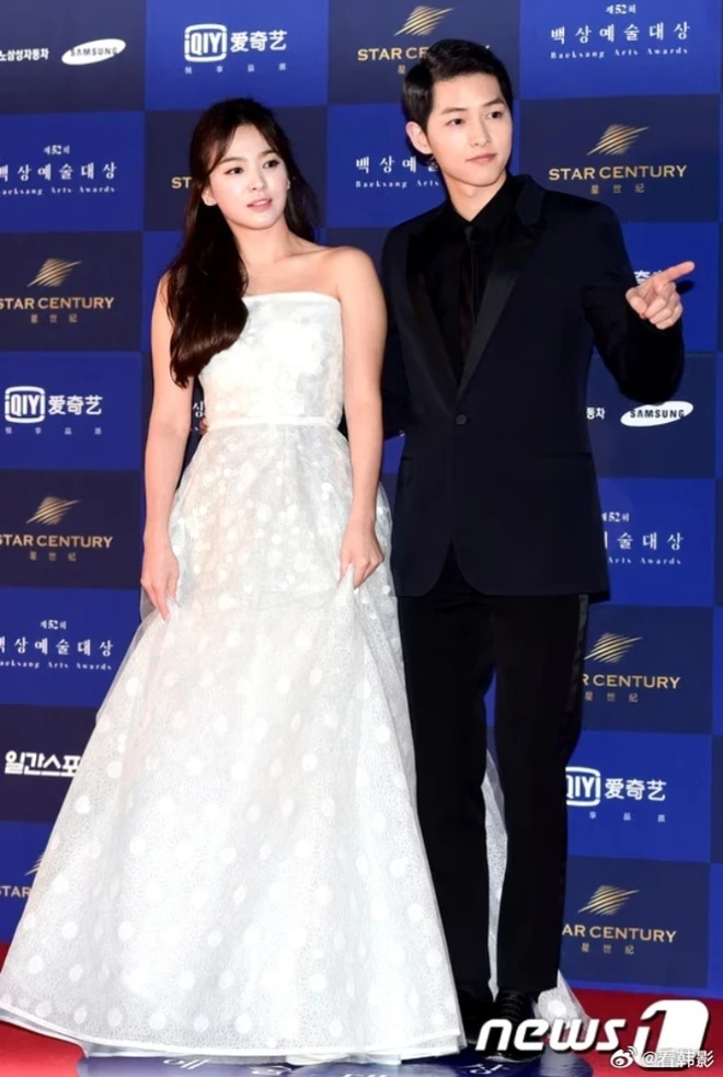 Hot search Weibo hút 70 triệu lượt xem: Song Hye Kyo - Song Joong Ki tham dự Baeksang 2024!