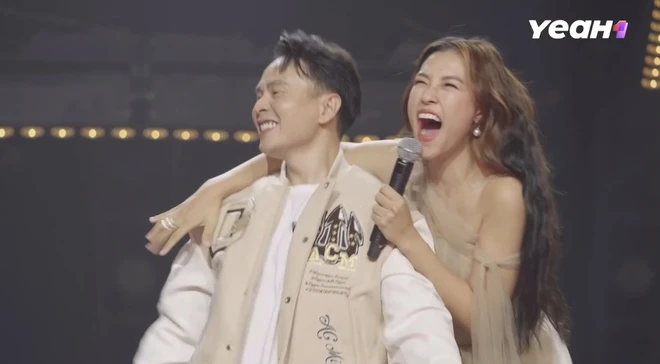 MC Hoàng Oanh bị chê quá ồn ào, khó hiểu nhất là màn ôm lấy ôm để Binz trên sân khấu