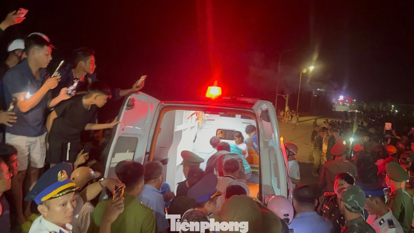 42 giờ lênh đênh giữa biển của người đàn ông Lý Sơn: Ăn sống cua cá nhỏ để sinh tồn, ngửa mặt lên trời uống nước mưa