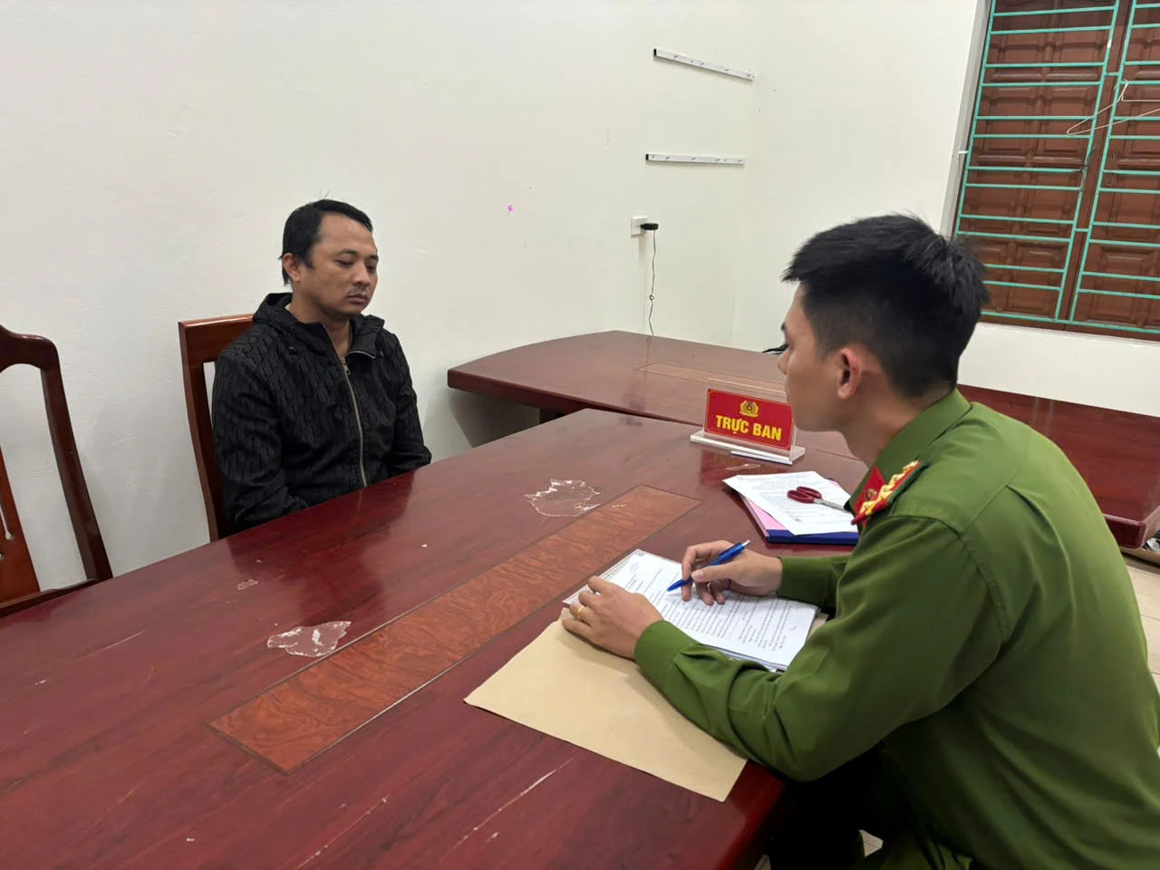 Bắt Nguyễn Duy Hoàn sinh năm 1989 thường xuyên đi lang thang