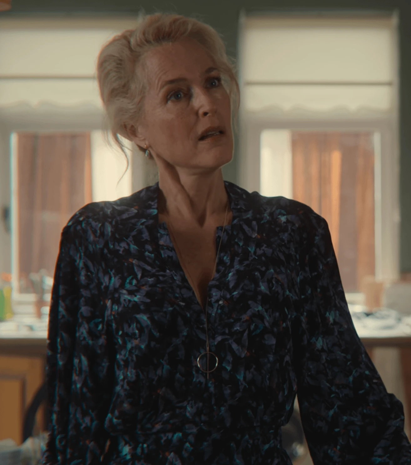 Xem phim Sex Education, tôi và chồng buộc phải gác lại việc du học của con gấp: Con chưa sẵn sàng, chúng tôi cũng vậy