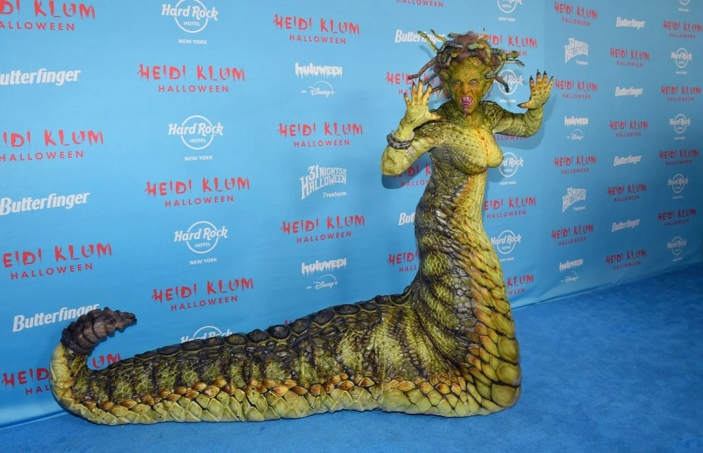 Sao Việt bây giờ chơi Halloween 