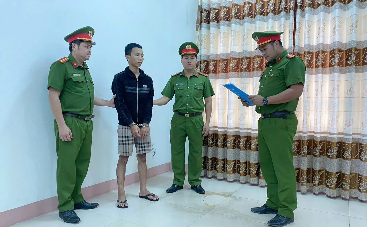 Thi hành lệnh bắt tạm giam Ngô Thanh Phương, sinh năm 2008