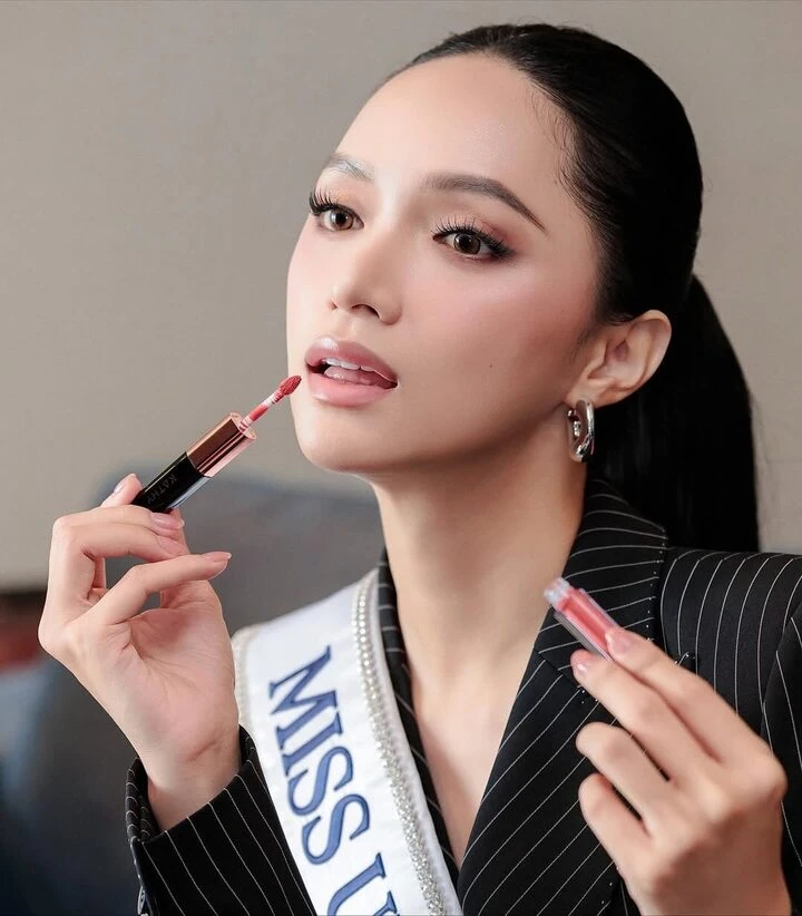 Hương Giang liên tục được truyền thông quốc tế săn đón khi thi Miss Universe