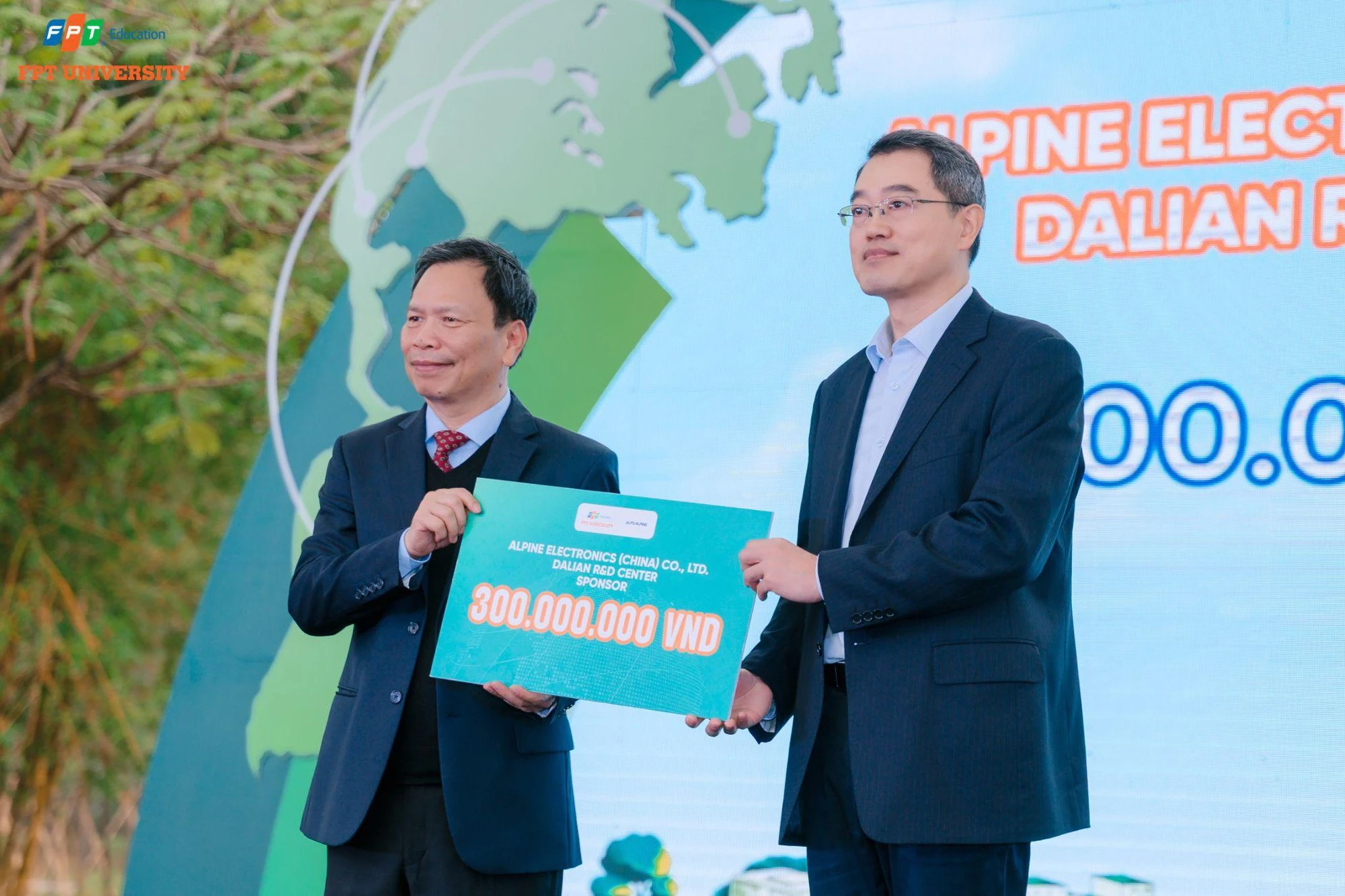 FPTU Career Fair 2025: Ngày hội việc làm lớn nhất năm của Trường Đại học FPT thu hút hàng nghìn sinh viên
