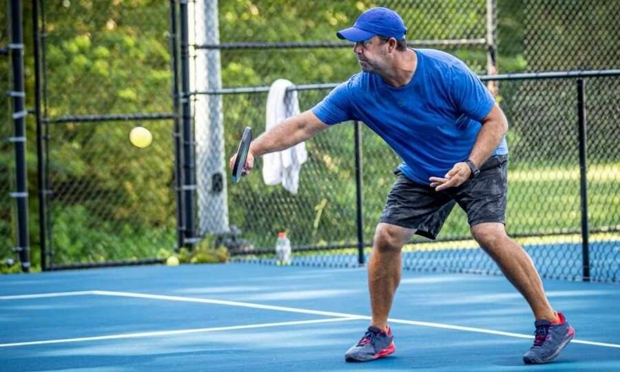 Chinh phục pickleball: Cách để có cú volley và smash hiệu quả