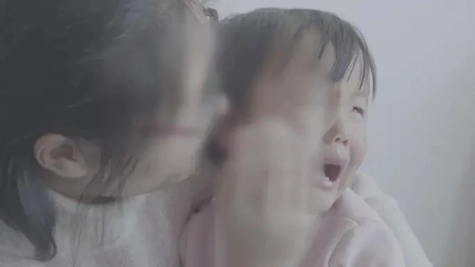 Bé gái 3 tuổi đi học về nói 