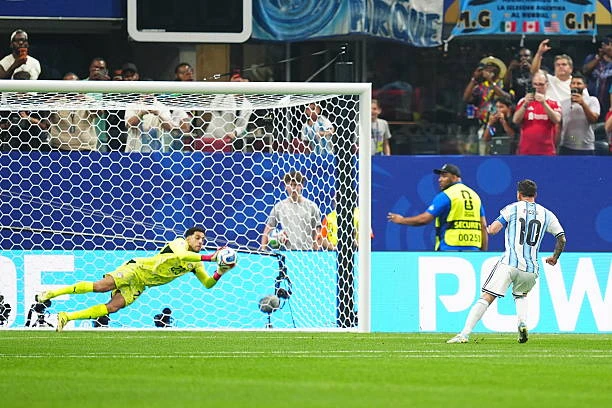 Vì sao Messi hay đá hỏng penalty?