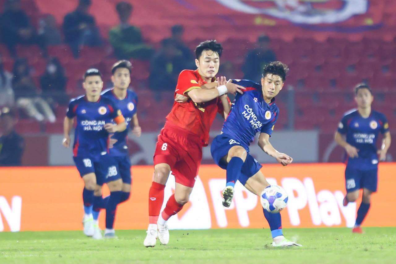 Đội bóng Việt Nam sở hữu thành tích khó tin, sánh vai cùng PSG trên BXH đặc biệt