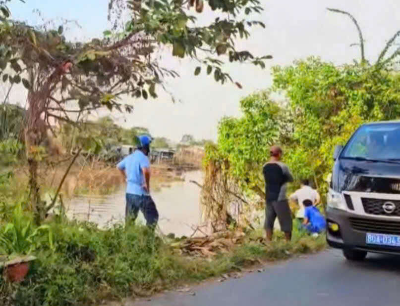 Vụ người phụ nữ bán bún riêu giết người bán thịt heo: Nghi phạm sau khi hành sự vẫn thản nhiên bán hàng, khóc sướt mướt tại đám tang