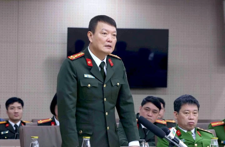 Bộ Công an: Người phẫu thuật thẩm mỹ cần đổi căn cước và hộ chiếu