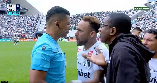 Clip Neymar nổi cơn thịnh nộ vì sai lầm khó tin của trọng tài