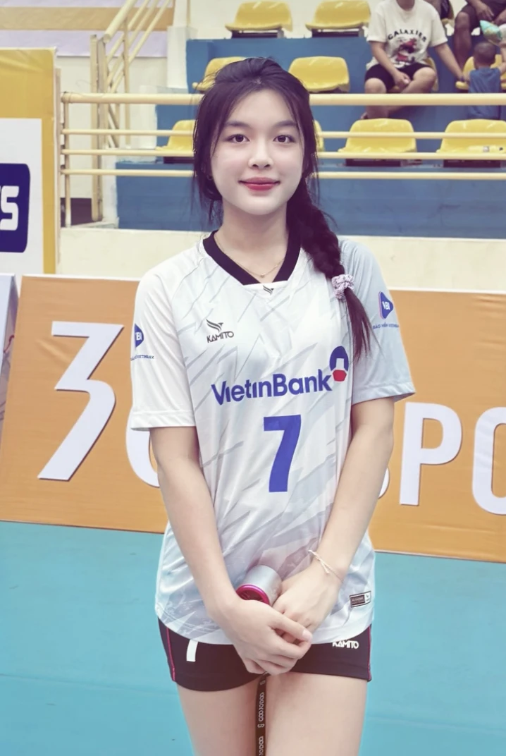Ngắm nữ thần bóng chuyền Việt đang gây sốt MXH: Mặt xinh như mộng, nụ cười ngọt ngào gây thương nhớ