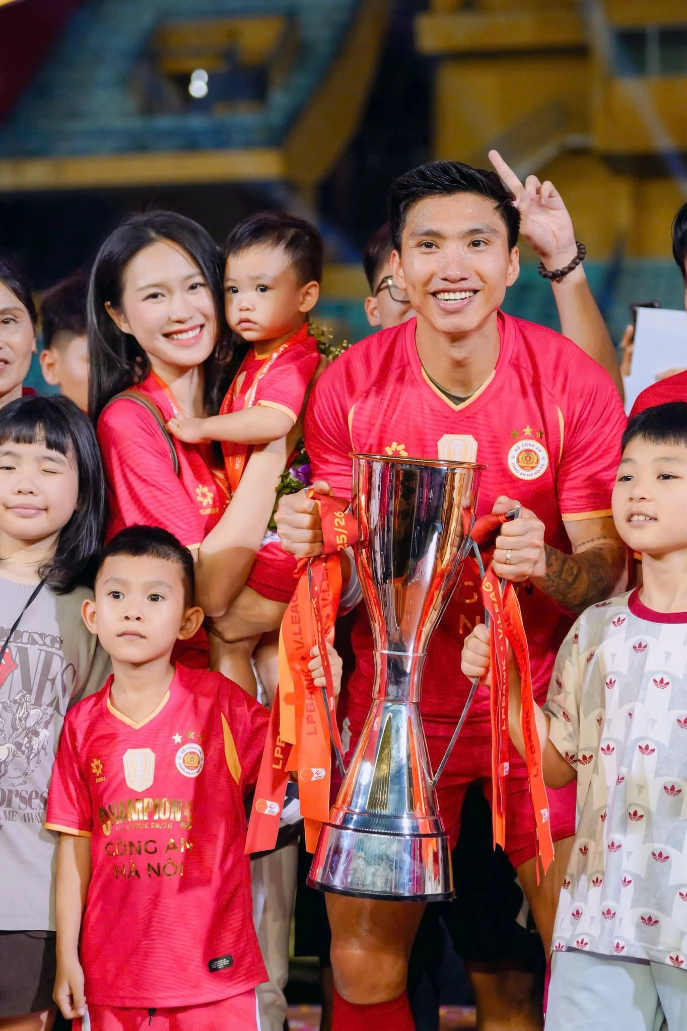 Văn Hậu gọi vợ là 