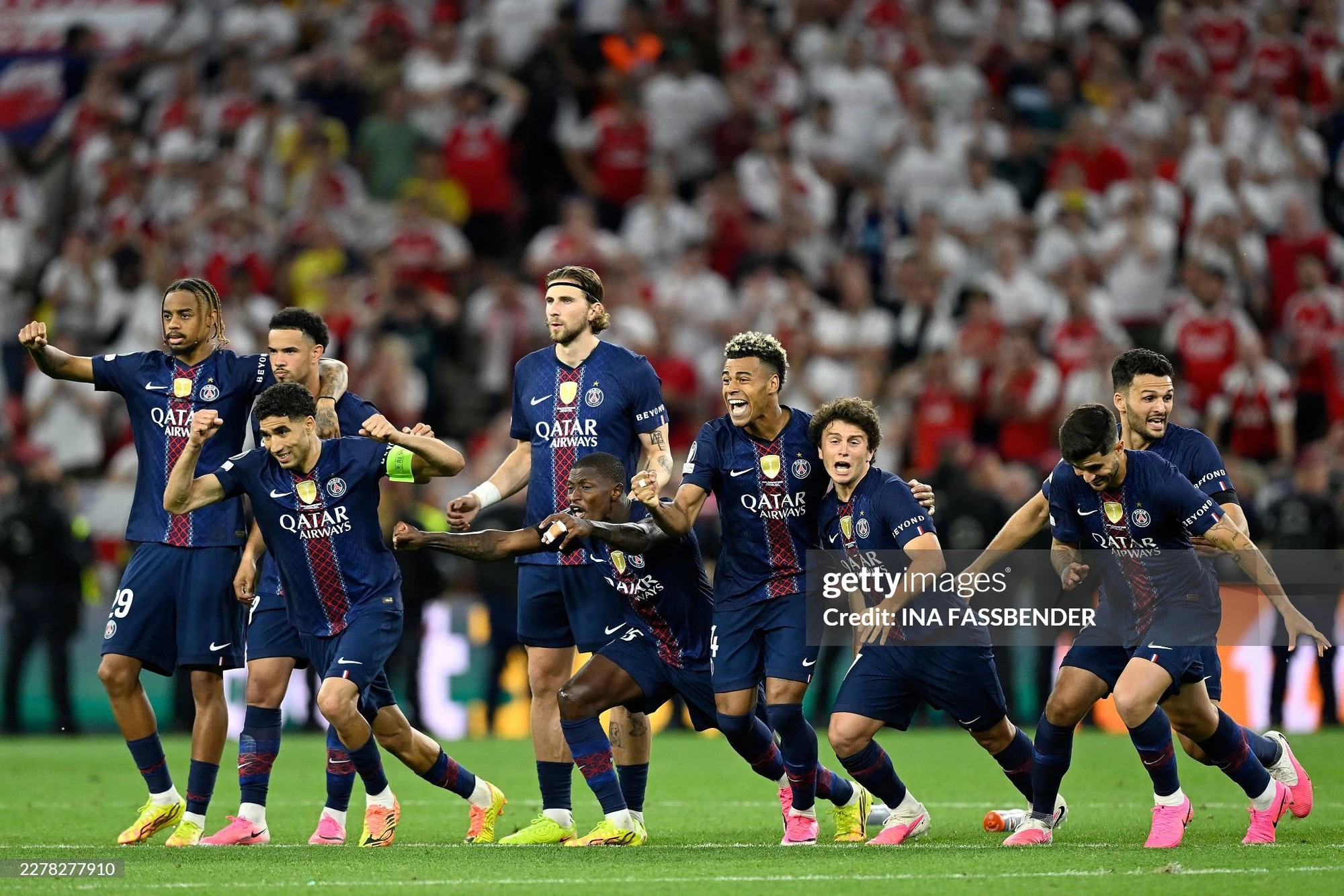 Arsenal nhận thất bại đau đớn sau loạt sút luân lưu, PSG bảo vệ thành công ngôi vô địch Champions League