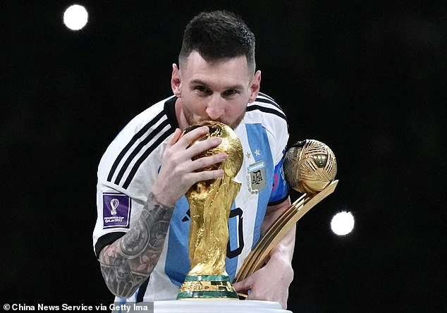 Chính thức: Messi lần thứ 6 tham dự World Cup, sánh ngang Ronaldo