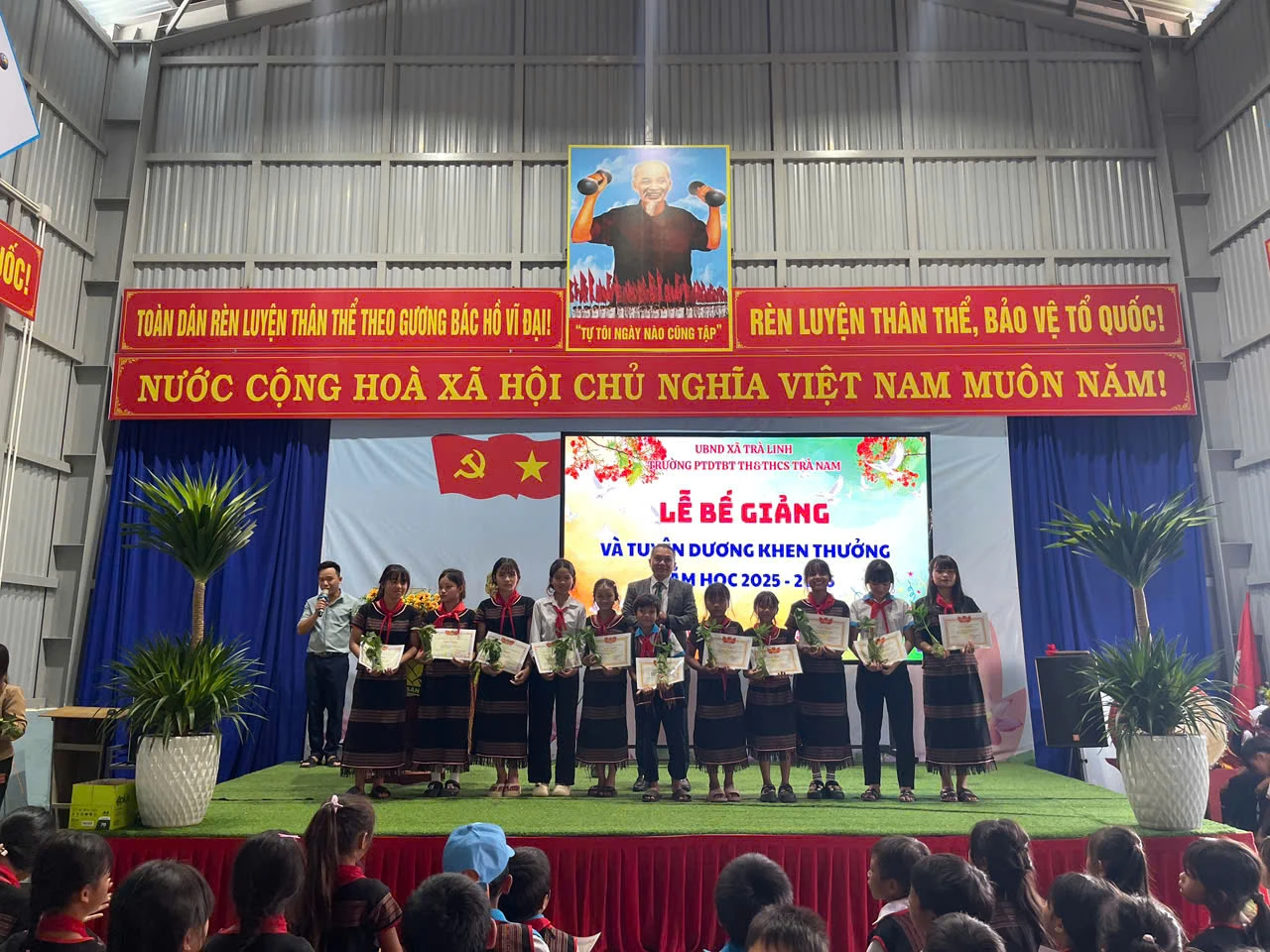Lễ bế giảng 