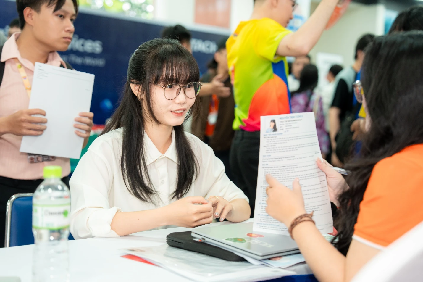 “Nhúng” doanh nghiệp vào giảng đường, HUTECH mở đặc quyền “chốt” việc cho sinh viên