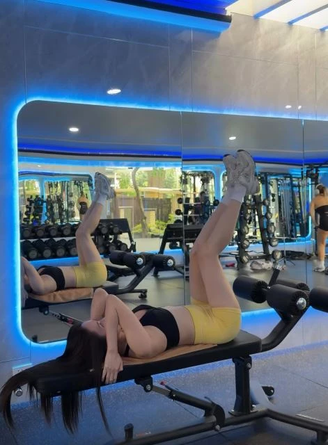 Bí quyết có vòng eo thon gọn của Thiều Bảo Trâm